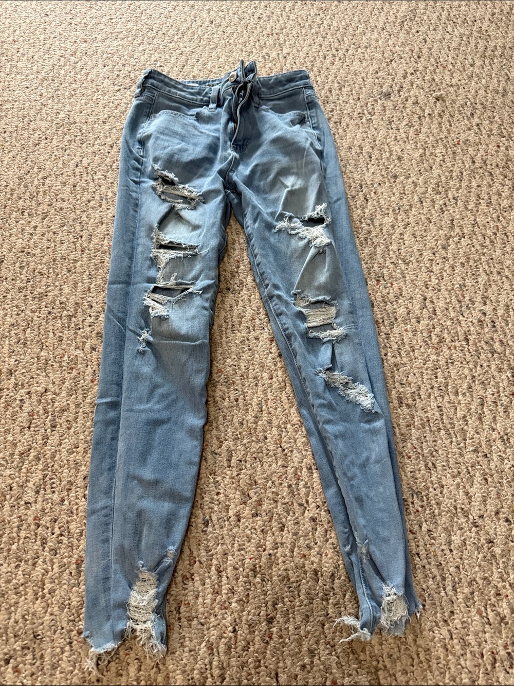 American eagle ripped skinny jeans